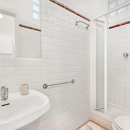 Villinoauroraxl 5terre Near The Station La Spezia