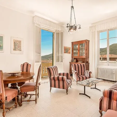 Villinoauroraxl 5terre Near The Station